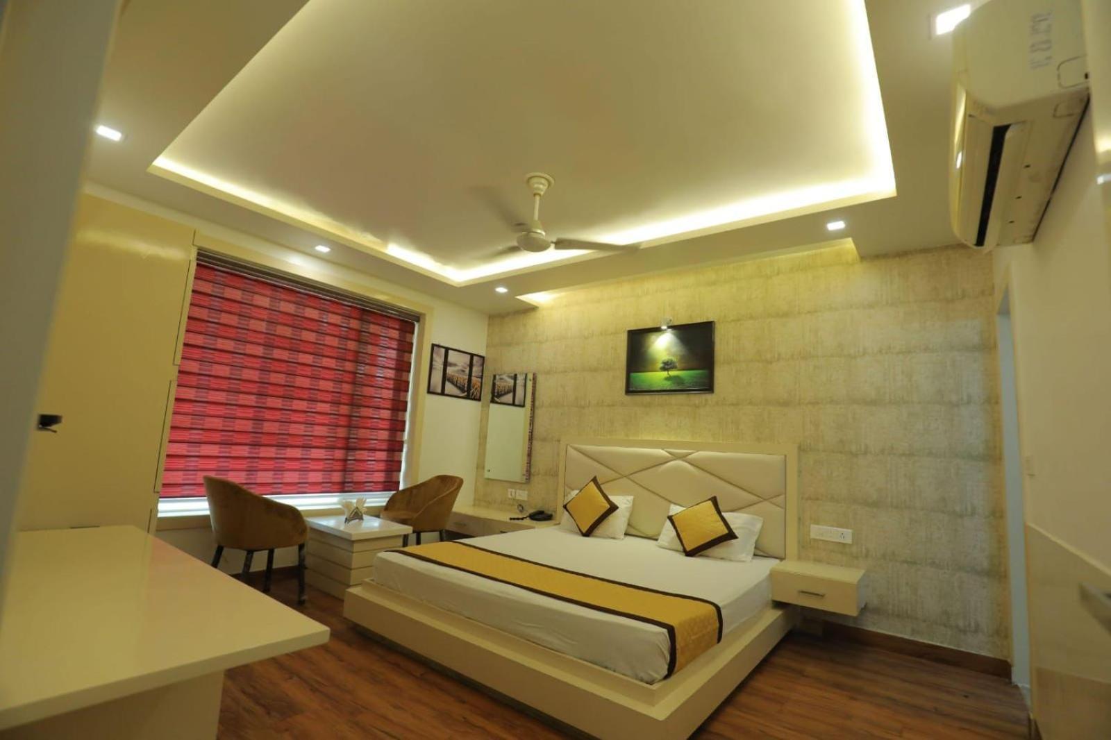 Hotel Red Carpet Tājganj Habitación foto