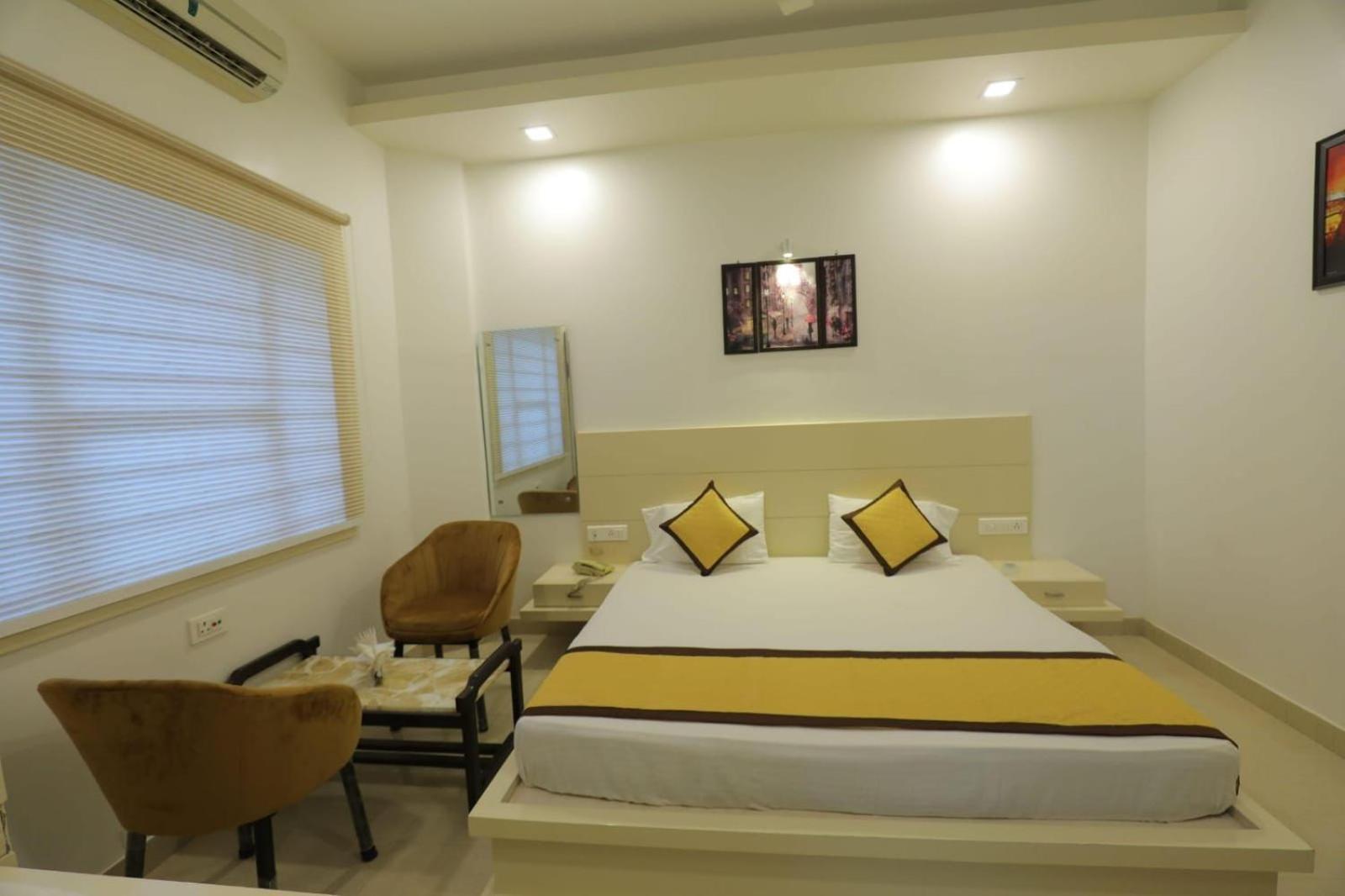 Hotel Red Carpet Tājganj Habitación foto